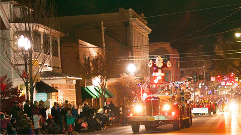 Holiday Parade.png