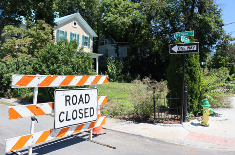 Road closed.png